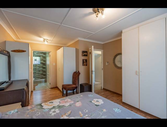3 BEDROOM TOWNHOUSE FOR SALE IN SHERWOOD